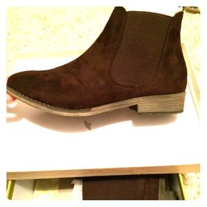 Chelsea style boots
